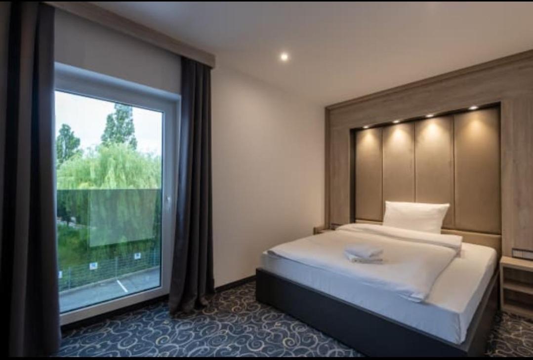 Hotel Business Bay Das Ehemalige Staycation Hotel شيندلفينجن المظهر الخارجي الصورة
