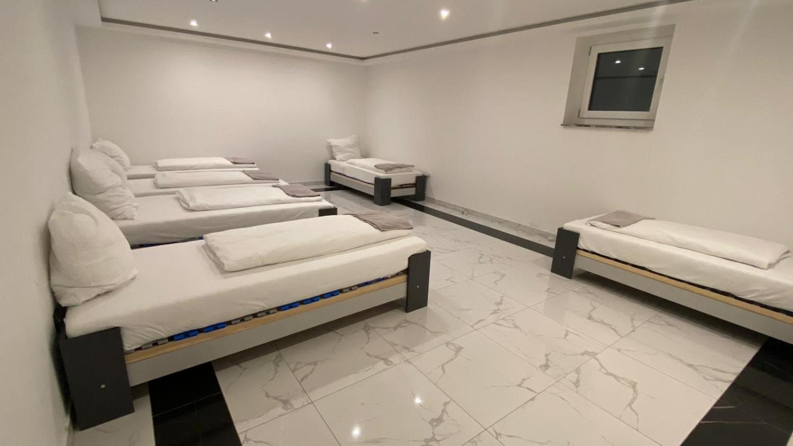 Hotel Business Bay Das Ehemalige Staycation Hotel شيندلفينجن المظهر الخارجي الصورة